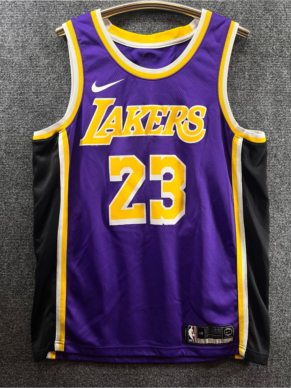 LeBron James LA Lakers Jersey Mens Large Nike DriFit #23 NBA Swingman Basketball